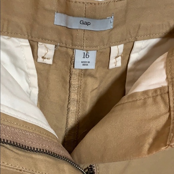 Women’s Gap Shorts Plus size 16 tan white side stripe - Picture 3 of 6